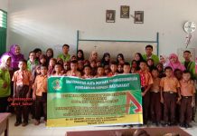 Universitas Aufa Royhan : Pengabdian Kepada Masyarakat di SD 200514 Desa Labuhan Labo Padangsidimpuan Tenggara Oleh Mahasiswa Farmasi dan Dosen