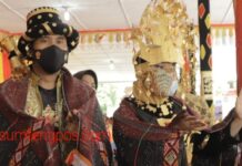 Warga Desa Mompang Julu Mangupa-Upa Tondi Dohot Badan Personil Polres Madina