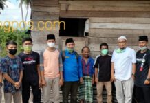 Karang Taruna Panyabungan Barat Berikan Tali Asih Di Desa Hutabaringin