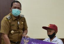 Walikota Padangsidimpuan Bagikan KIP Kepada 6.788 Siswa SD dan 3.327 Siswa SMP