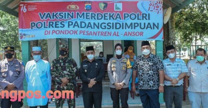 Kapolres Padangsidimpuan, Wakil Wali Kota Padangsidimpuan Tinjau Langsung Vaksinasi Di Pondok Pesantren