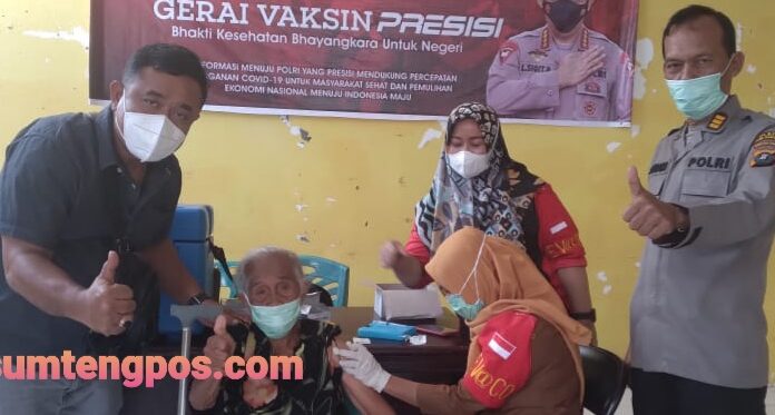 Kejar Target Vaksinasi Lansia, Polres Padangsidimpuan Door To Door