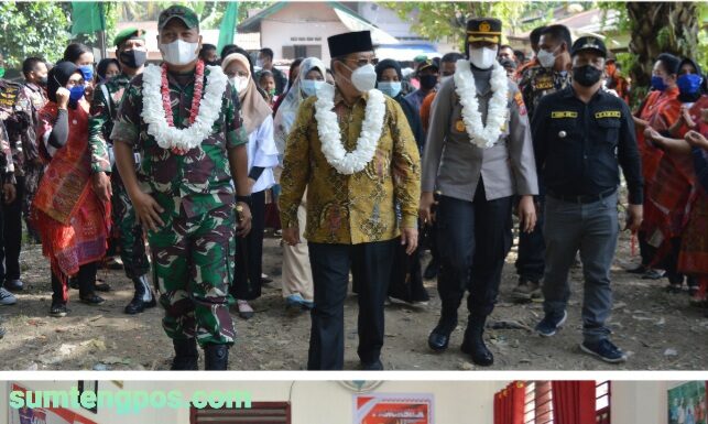 Dandim 0212/Tapsel,Kapolres Padangsidimpuan dan Wakil Walikota Resmikan Kampung Pancasila Pertama Di Kota Salak