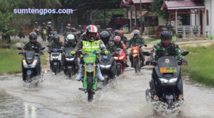 Dandim 0212/TS, Letkon Inf Amrizal Nasution Kunker Sekaligus Memberikan Bansos Program Babinsa Masuk Dapur