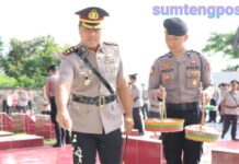 Kapolres Taput Dan Kapolres Humbahas Melaksanakan Upacara Ziarah Dan Tabur Bunga di TMP Tangsi Tarutung