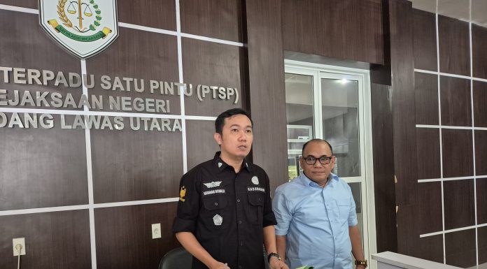 Ini Konferensi Pers Kajari Paluta Terkait Penahanan Camat dan Sekcam Halongonan Timur