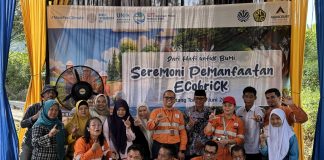 Binaan PT Agincourt Resources Ecobrick Ubah Sampah Plastik Jadi Karya
