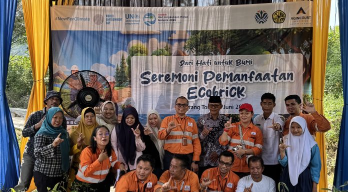 Binaan PT Agincourt Resources Ecobrick Ubah Sampah Plastik Jadi Karya