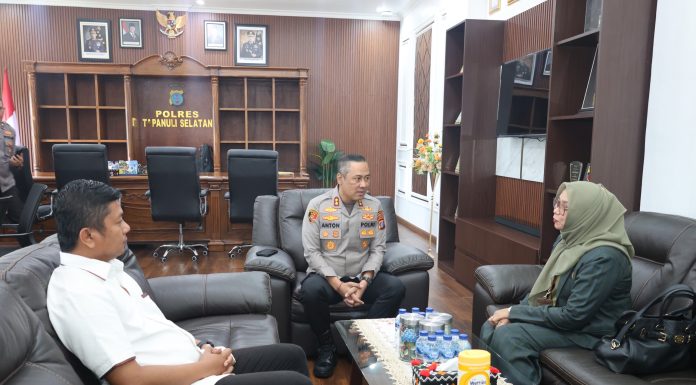 Kapolres Tapsel Terima Audiensi Ketua Pengadilan Negeri Padangsidimpuan : membahas penguatan komunikasi dan koordinasi antarlembaga